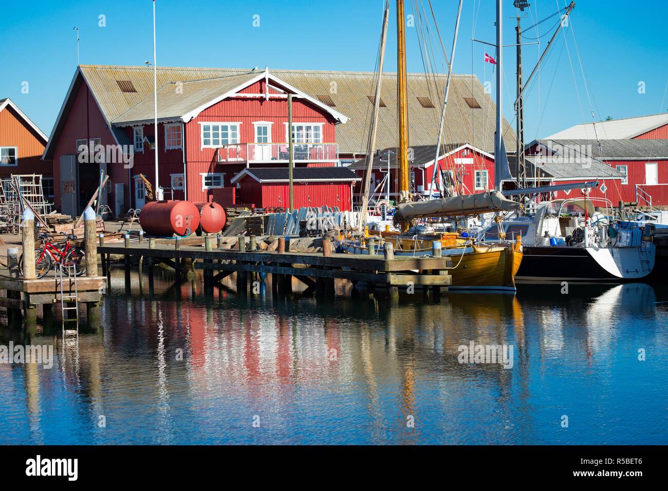 Hafen mit vielen Fischerbooten im Norden von Dänemark Stockfoto