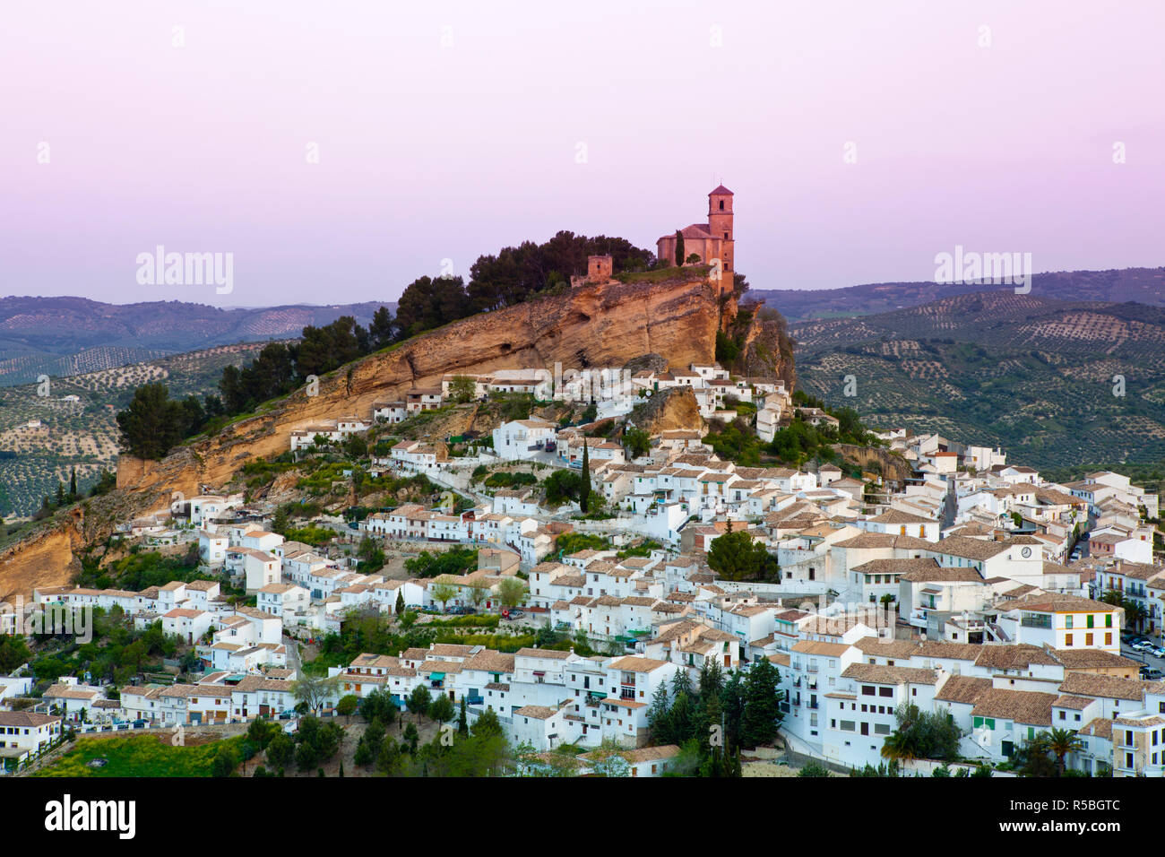 Montefrio im Morgengrauen, Andalusien, Spanien Stockfoto
