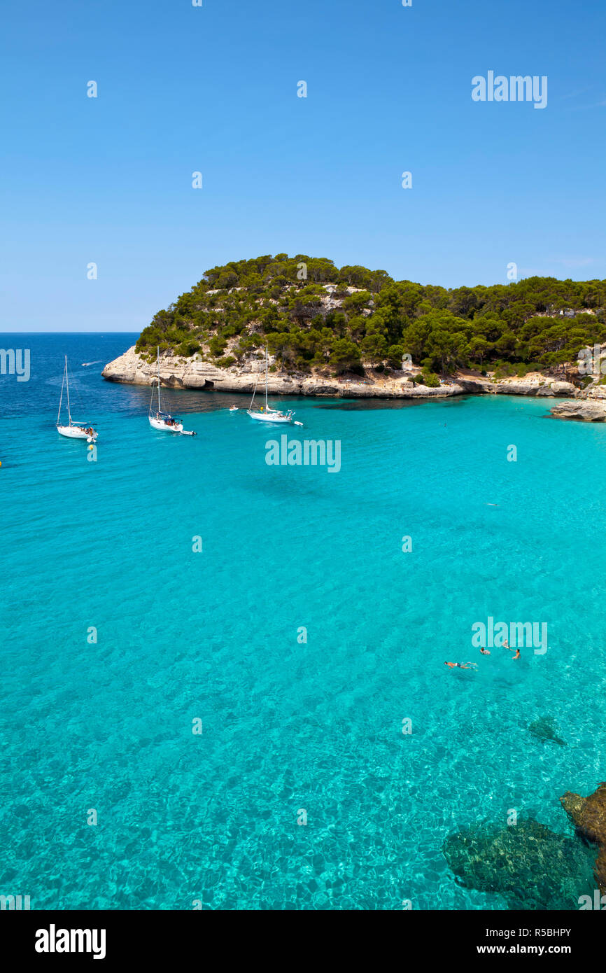 Die idyllischen Cala Mitjana, Menorca, Balearen, Spanien Stockfoto