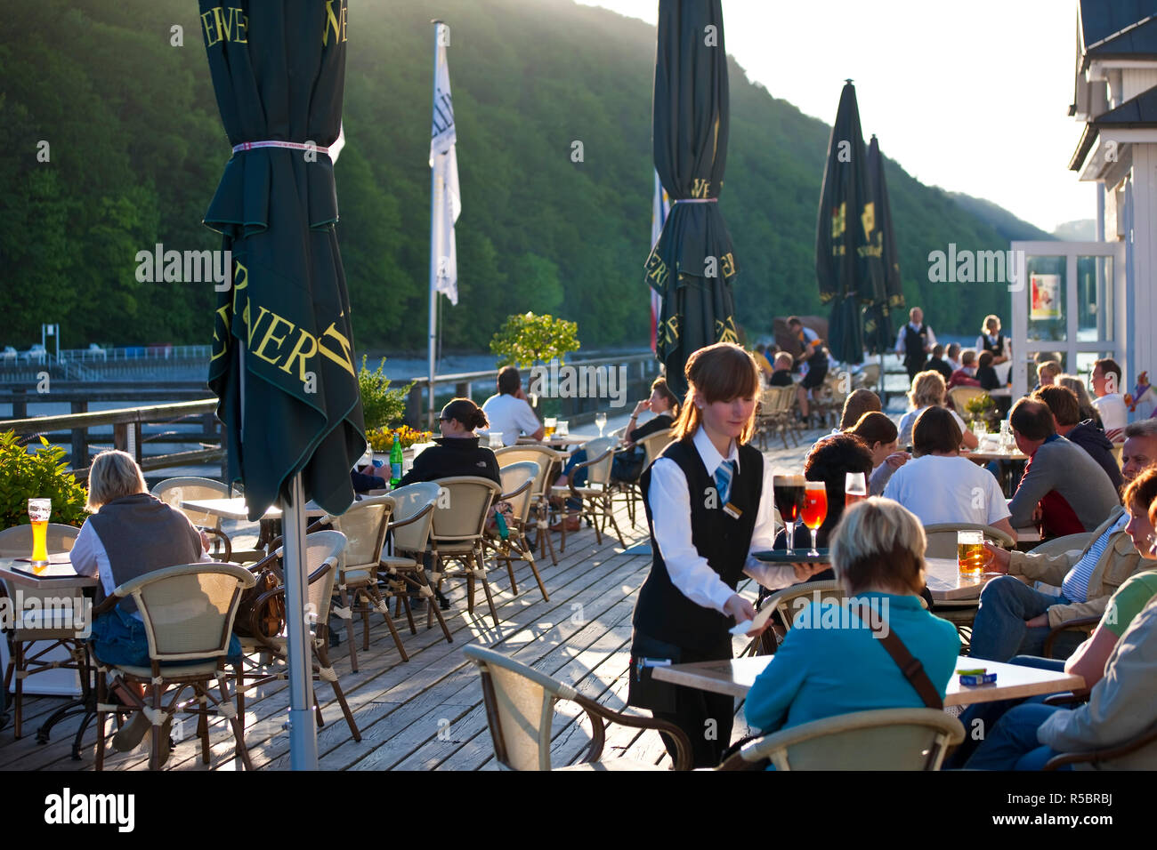 Café/Restaurant auf der Seebrücke Sellin, Rügen, Ostsee, Mecklenburg-Vorpommern, Deutschland Stockfoto