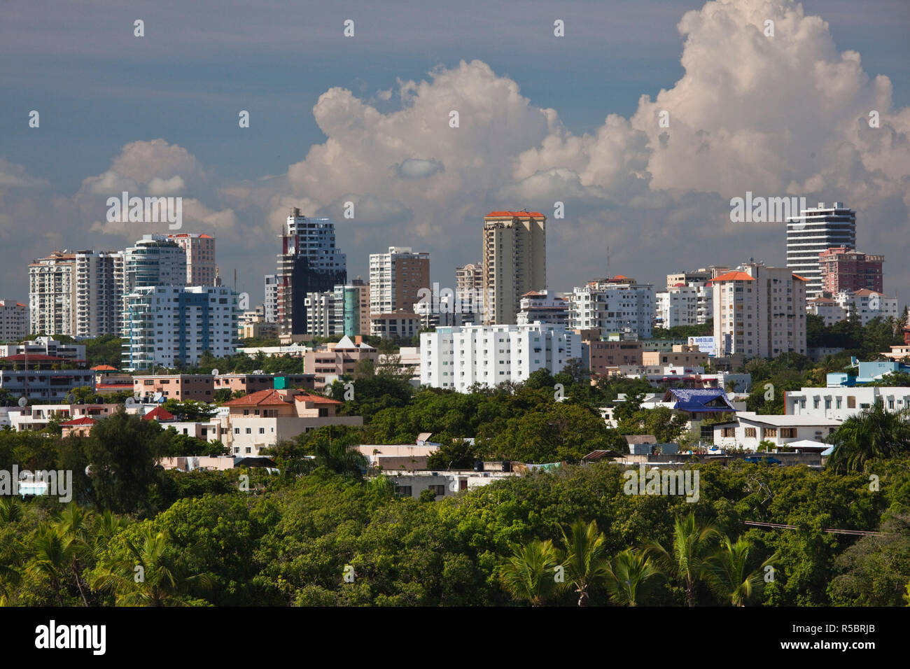 Dominikanische Republik, Santo Domingo, erhöhte Ansicht der modernen Santo Domingo Stockfoto
