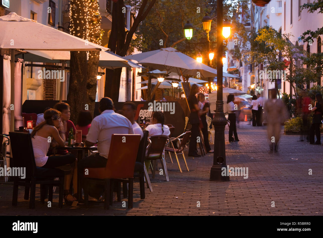 Dominikanische Republik, Santo Domingo, Zona Colonial, Calle El Conde Cafe Stockfoto