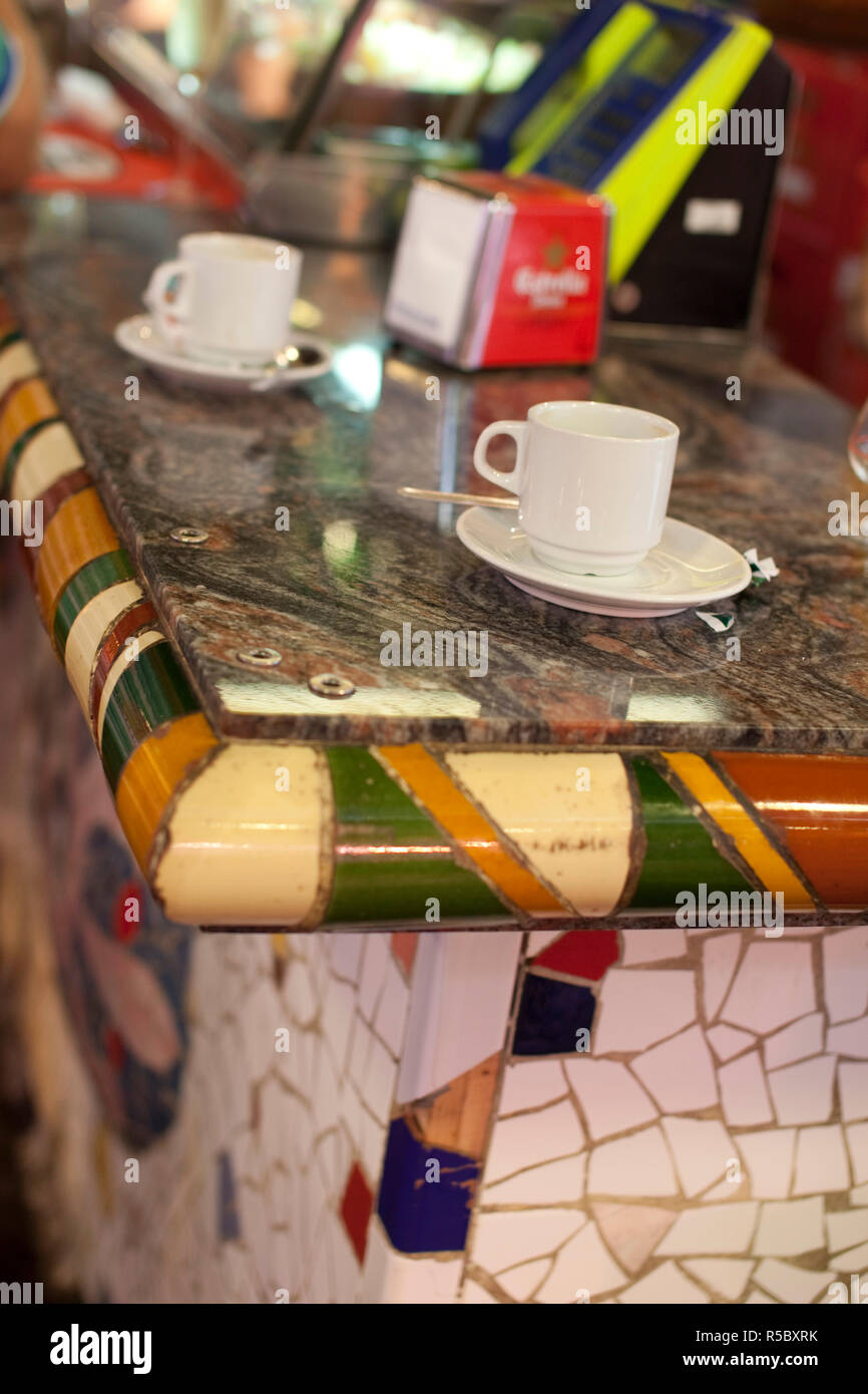 Tasse Kaffee an der Bar, der Markt La Boqueria, Barcelona, Spanien Stockfoto