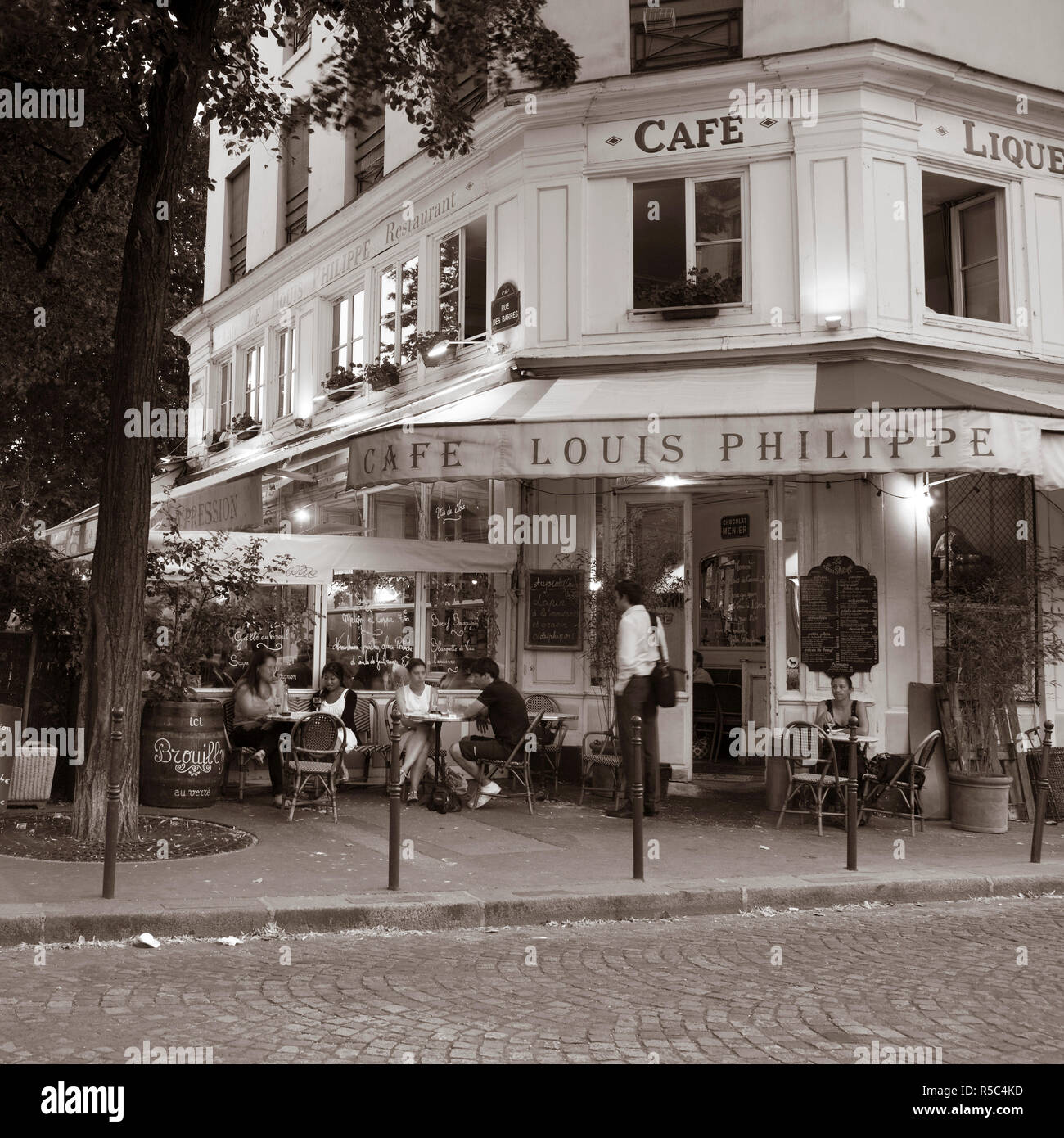 Cafe, Quai De L'Hotel de Ville, Marais, Paris, Frankreich Stockfoto