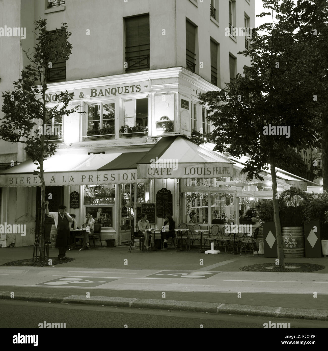 Cafe, Quai De L'Hotel de Ville, Marais, Paris, Frankreich Stockfoto