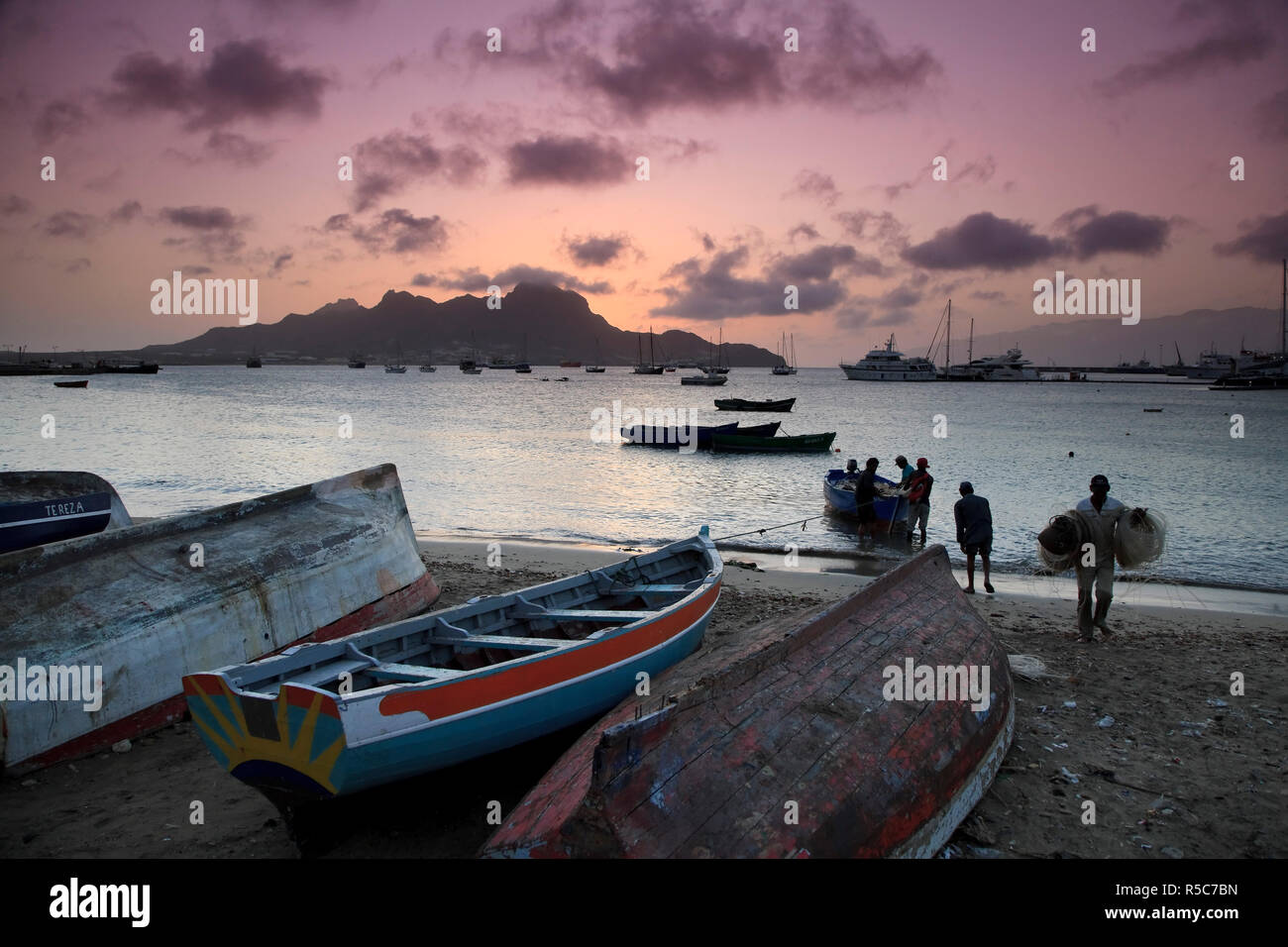Kap Verde, Sao Vicente, Mindelo, die Fischer im Hafen Stockfoto