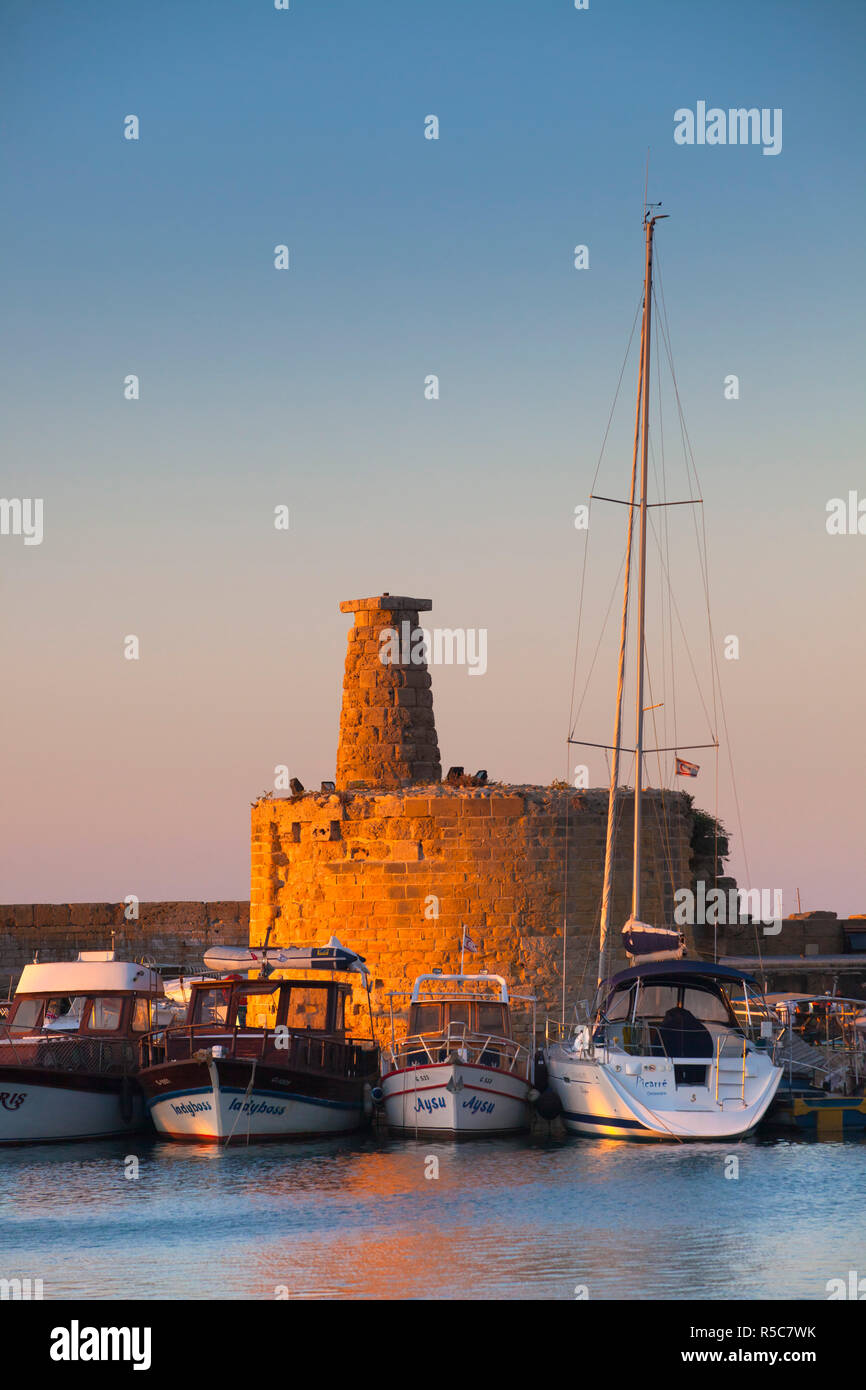 Kyrenia Schloss und Hafen, Kyrenia, Nordzypern Stockfoto