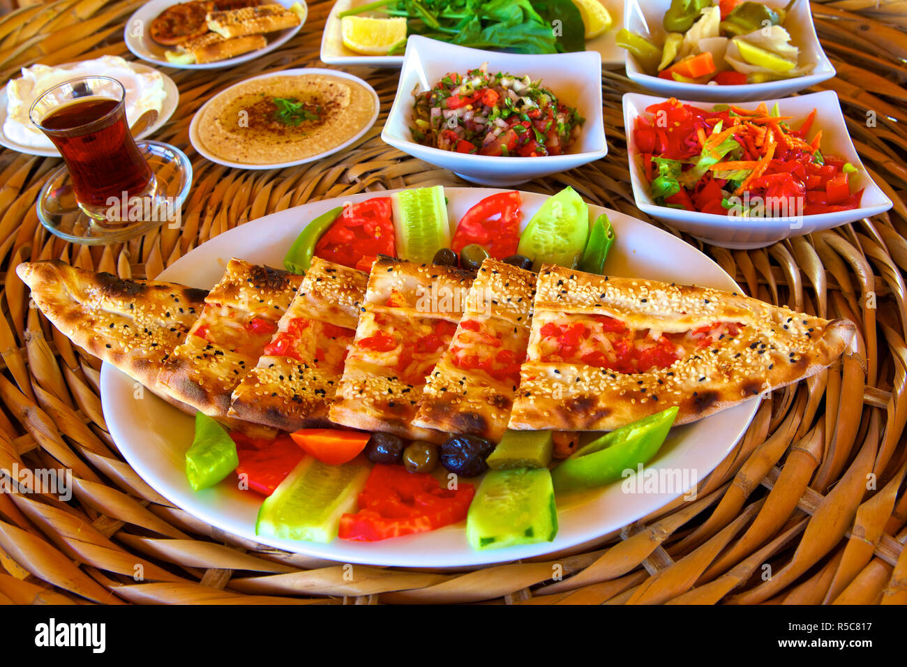 Türkische Pizza oder Pide, Nördlich Zypern Stockfoto