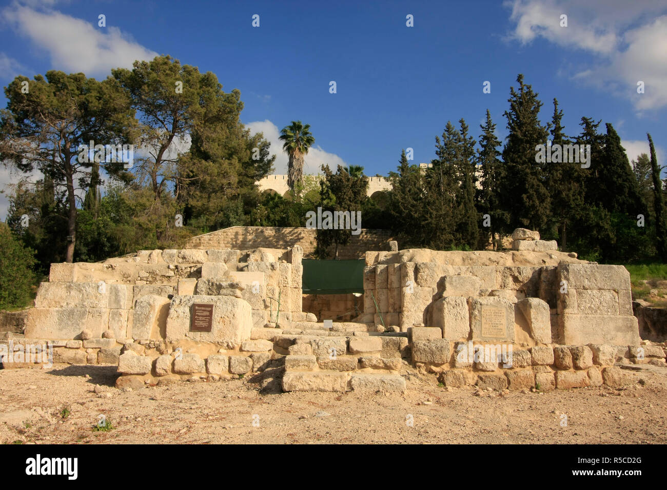 Israel, führte, Ruinen einer byzantinischen-Crusader-Basilika in Emmaus Nikopolis Stockfoto