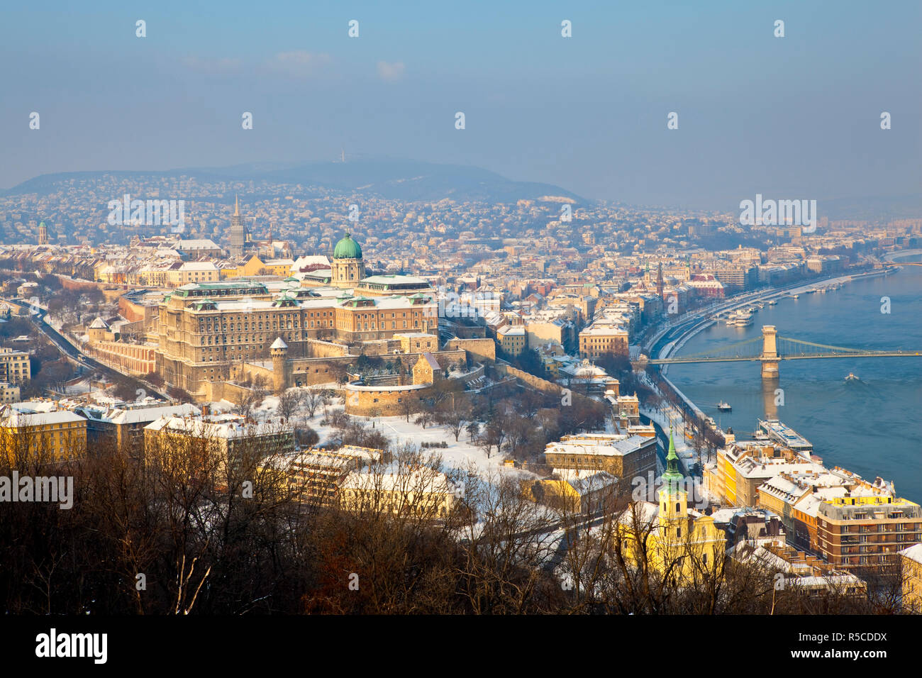 Und das Burgviertel von Buda, Budapest, Ungarn Stockfotografie Alamy