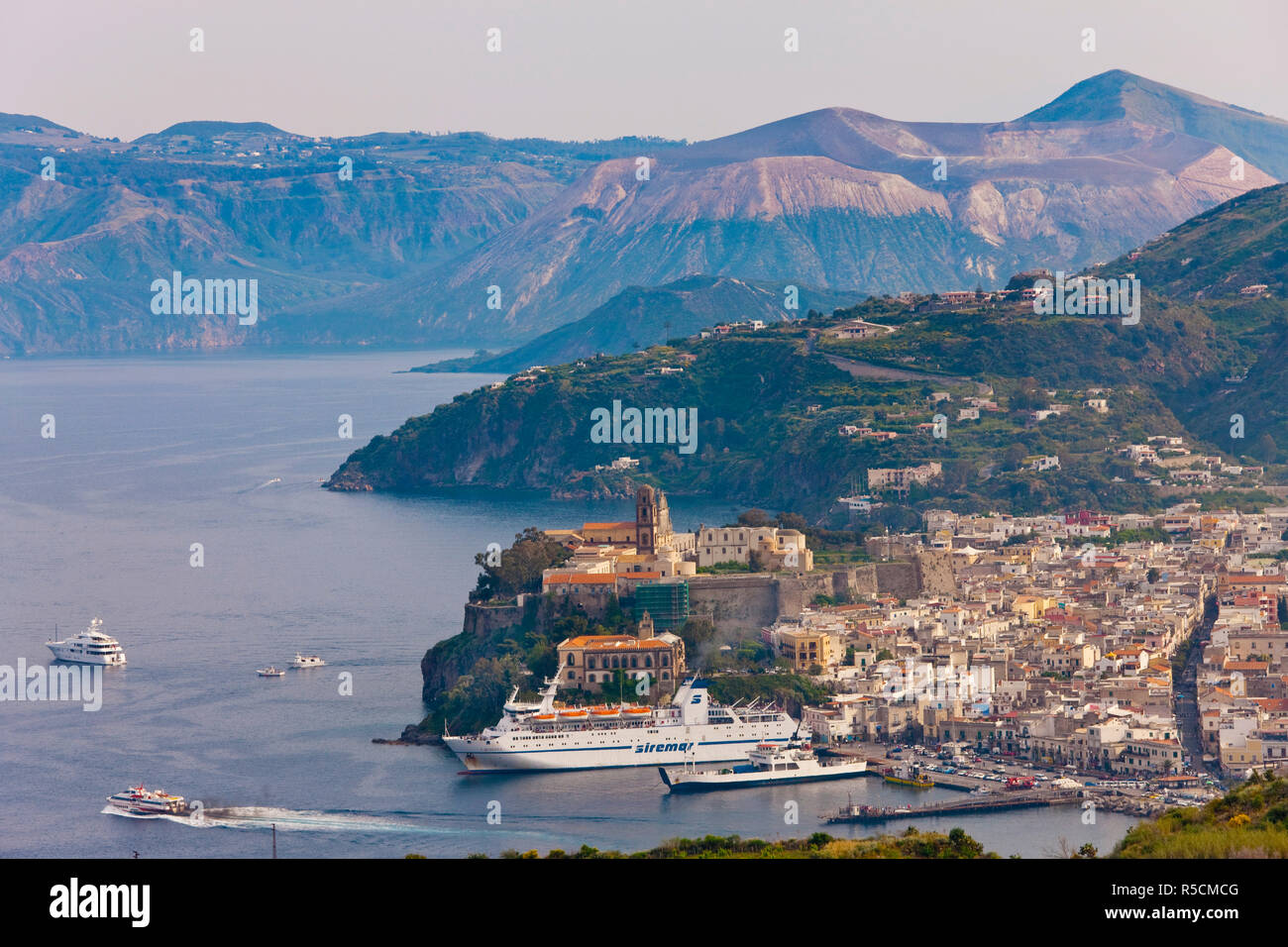 Lipari-Stadt, Insel Lipari, äolische Inseln, Italien, Europa Stockfoto