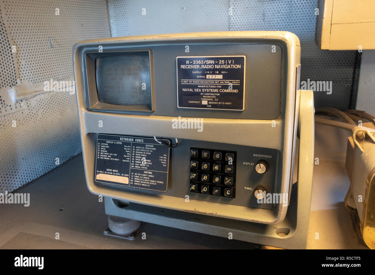 Die Radio-, Navigations- und Receiver (Radio Navigation Set), USS Midway Museum, San Diego, California, United States. Stockfoto