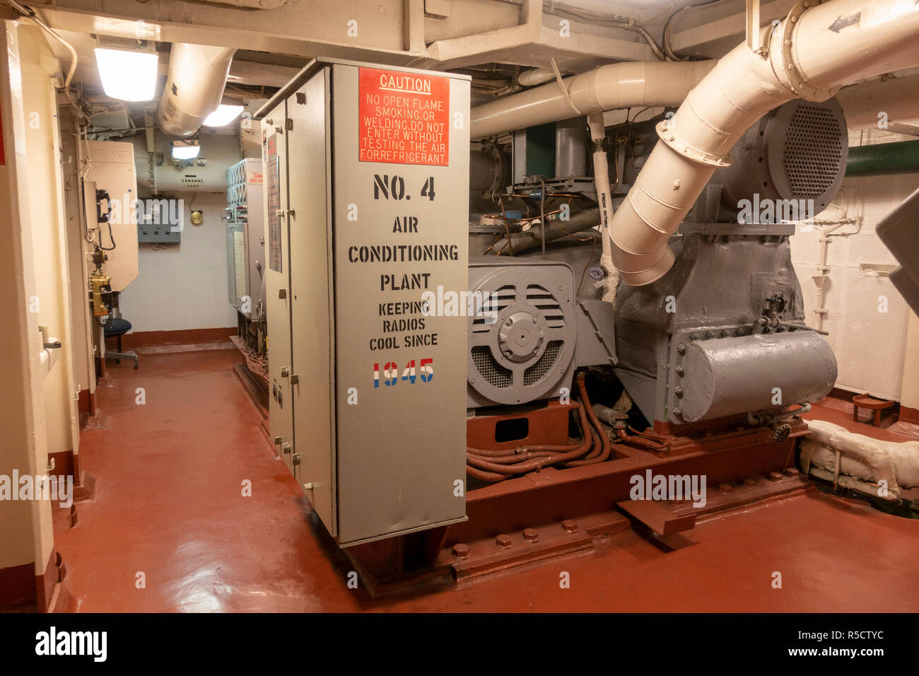 Nr. 4 Klimaanlage Pflanze, USS Midway Museum, San Diego, California, United States. Stockfoto