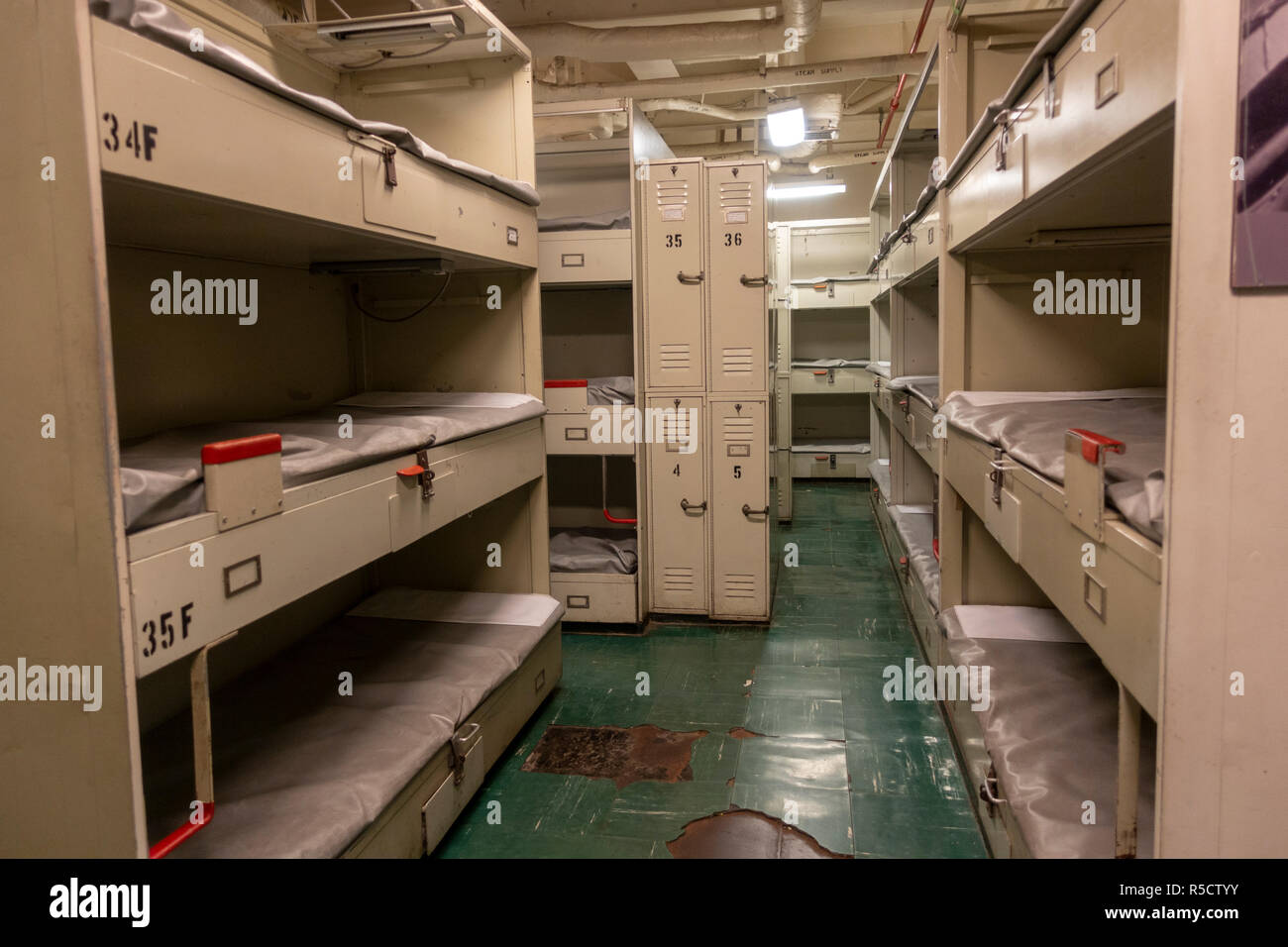 Eingetragen Anlegeplätzen, USS Midway Museum, San Diego, California, United States. Stockfoto