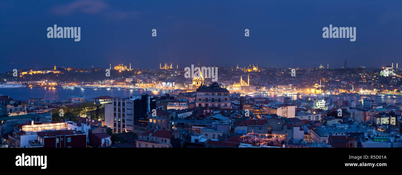 Skyline von Istanbul aus dem Bereich Beyoglu, Istanbul, Türkei Stockfoto