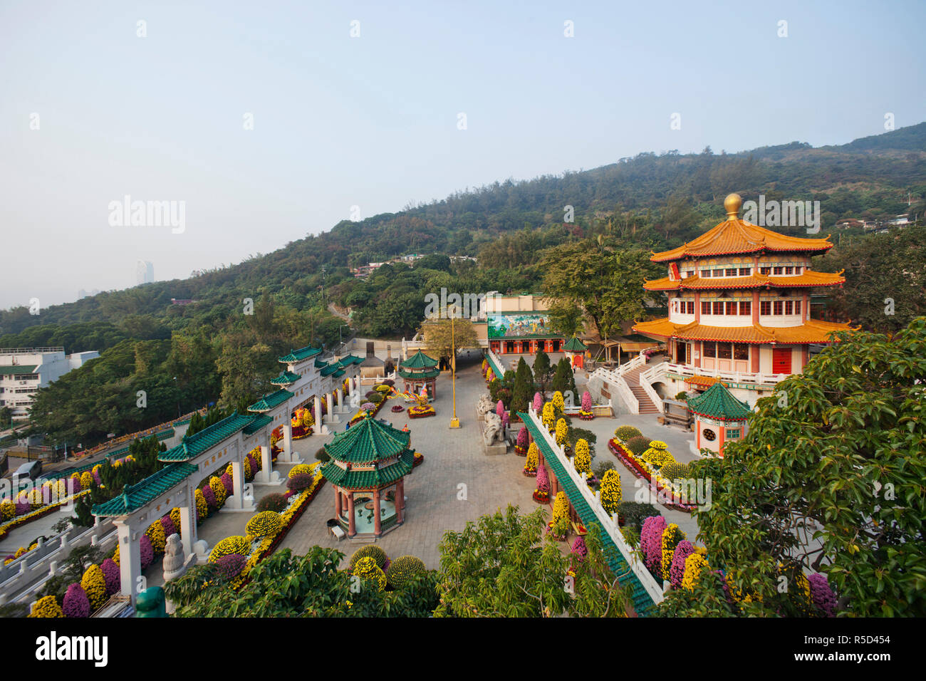 China, Hong Kong, Tsuen Wan, Yuen-Yuen-Institut, der Haupthalle Gebet Stockfoto