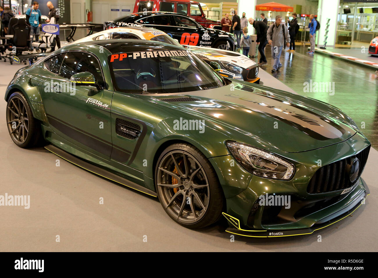 Essen, Deutschland. 30 Nov, 2018. Mercedes-AMG GT S auf der Essen Motor  Show Preview Day am 30. November 2018 auf dem Messegelände in Essen,  Deutschland. Der Motor Show präsentiert der Motorräder, Autos