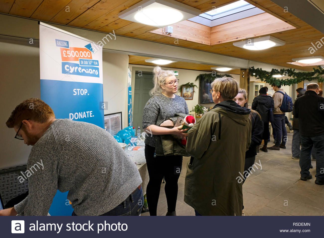 Edinburgh, Schottland, Vereinigtes Königreich. 1. Dezember, 2018. St. Andrew Fair Event am Botanischen Cottage, Royal Botanic Garden, das Geld für die alexanderer Wohltätigkeit, für die Obdachlosen. Quelle: Craig Brown/Alamy Leben Nachrichten. Stockfoto