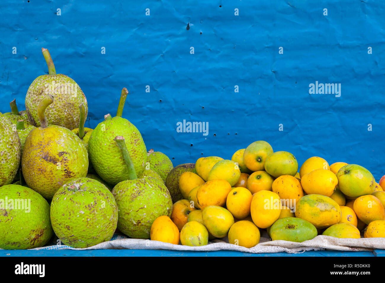 Brot Obst & Mango's,, Morant Bay, St. Thomas Parish, Jamaika, Karibik Stockfoto