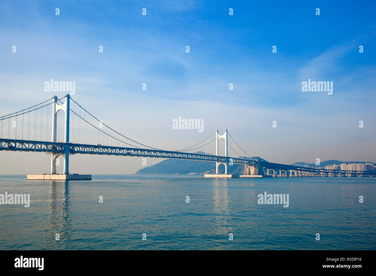 Korea, Gyeongsangnam-do, Busan, Gwangan - gwangalli Strand, gwangan Brücke auch als Diamond Bridge wissen Stockfoto