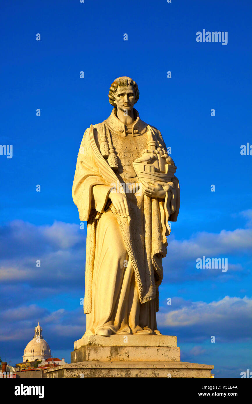 Statue von St. Vincent, Luzia Square, Lissabon, Portugal Stockfoto