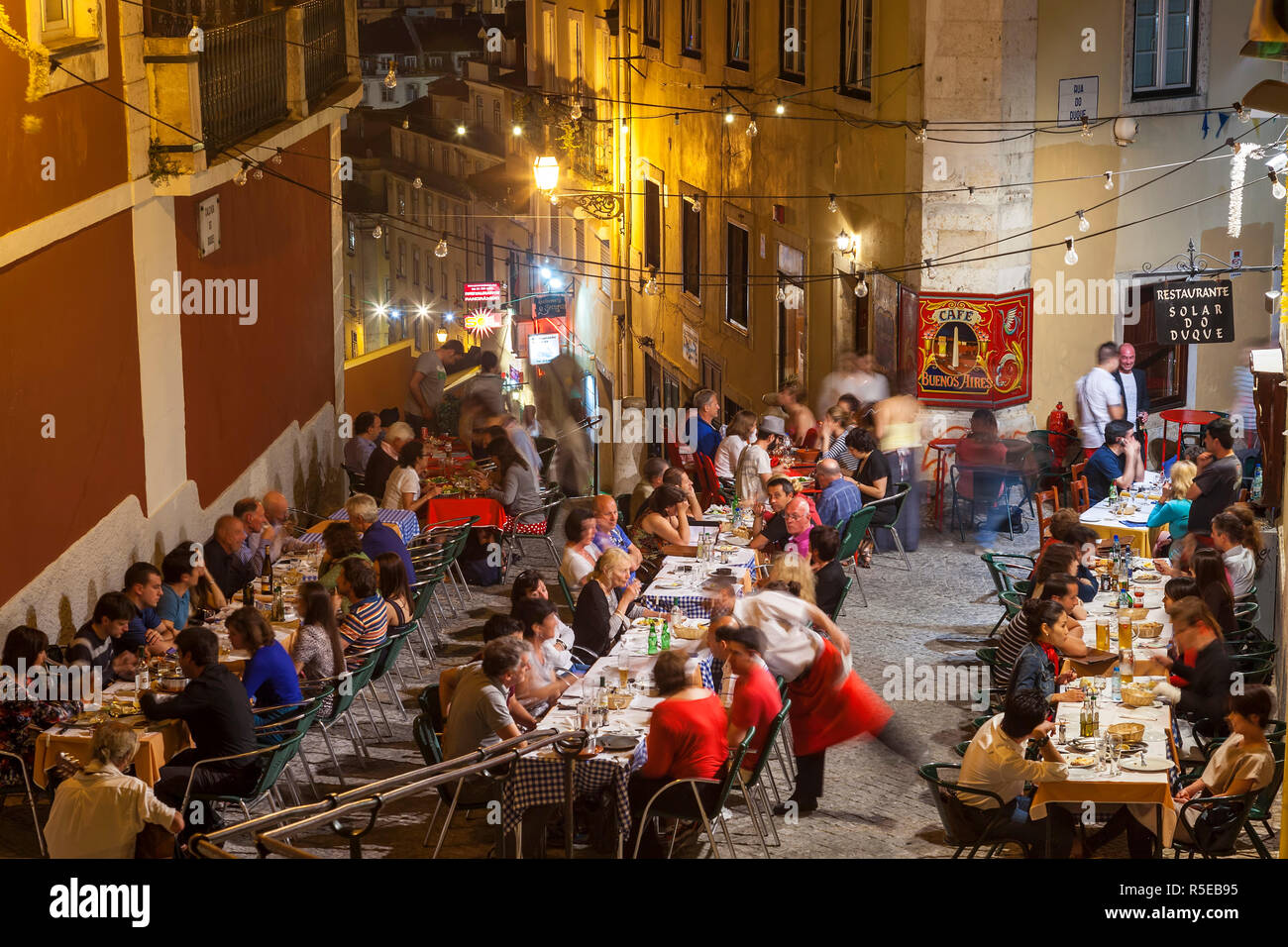 Restaurants im Calcada do Duque, Viertel Bairro Alto, Lissabon, Portugal Stockfoto