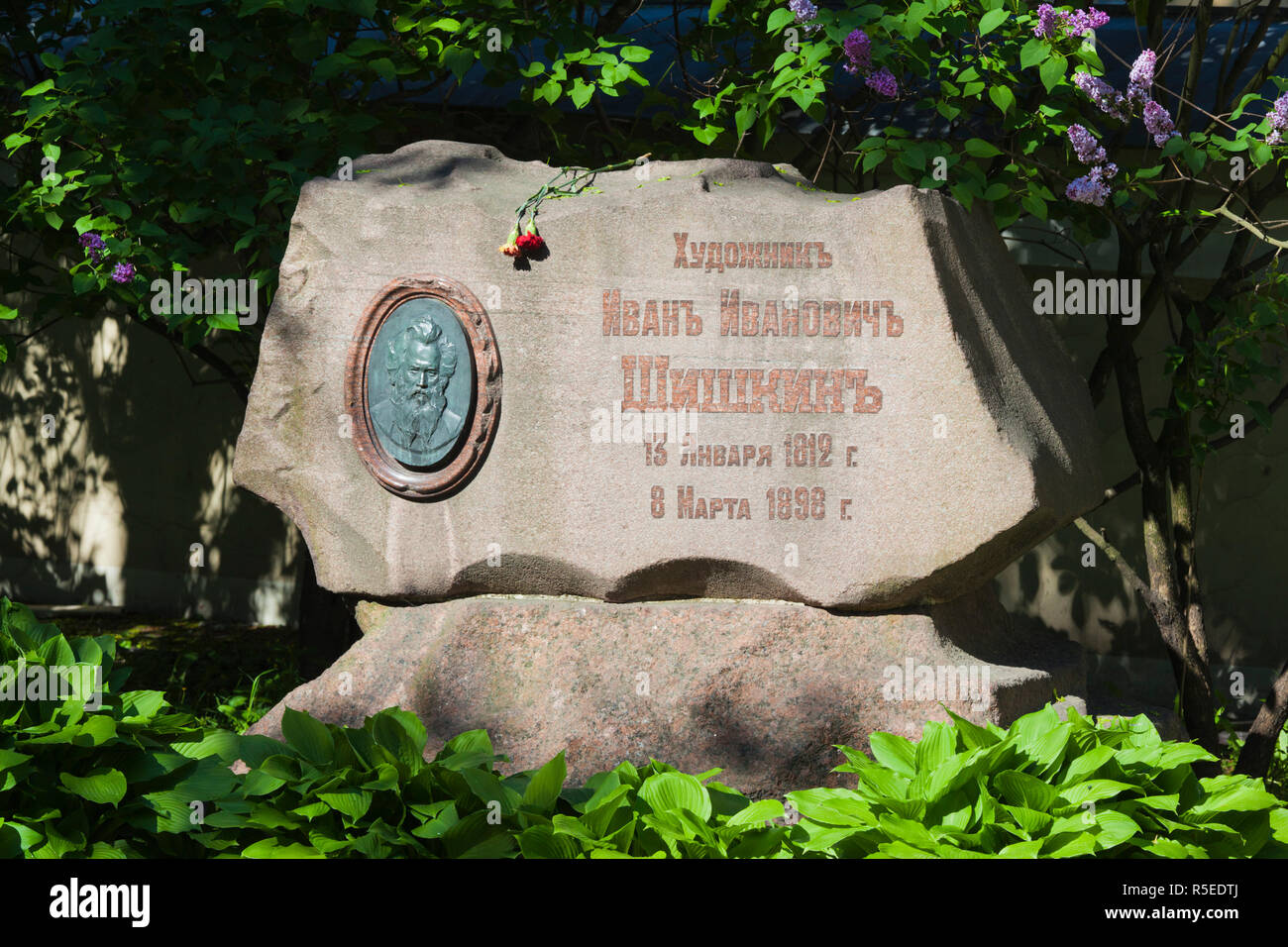 Russland, St. Petersburg, Vosstaniya Tichwin Friedhof, Grab von Ivan Shishkin, Künstler Stockfoto