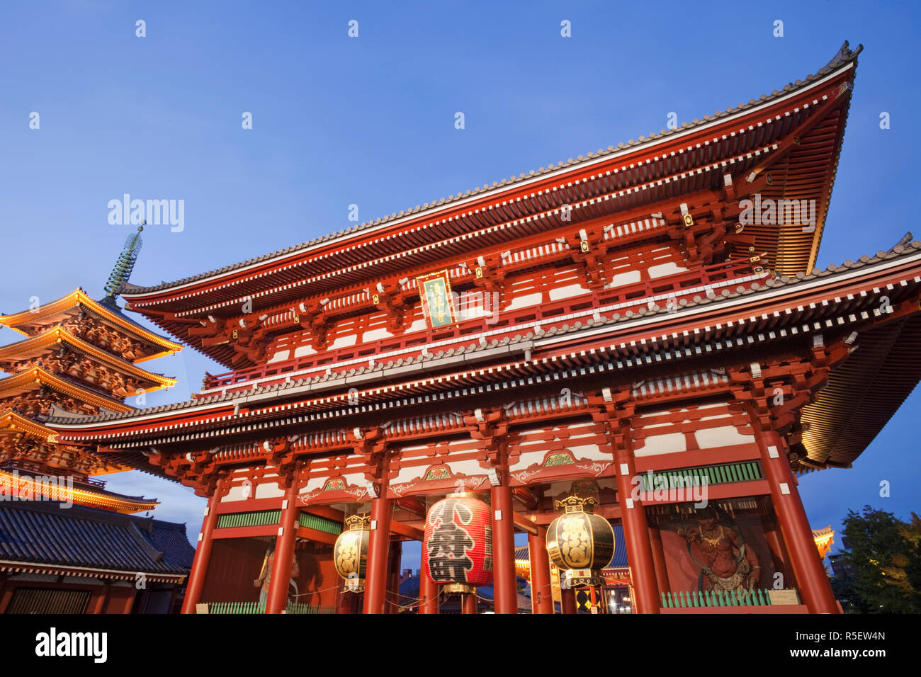 Japan, Tokio, Asakusa, Asakusa Kannon-Tempel, Hozomon Tor Stockfoto