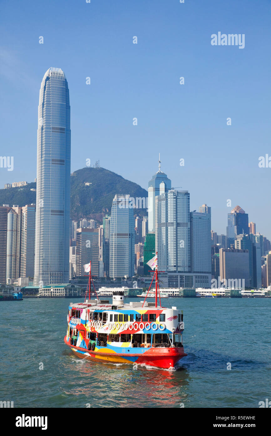 China, Hong Kong, Star Ferry und Skyline der Stadt Stockfoto
