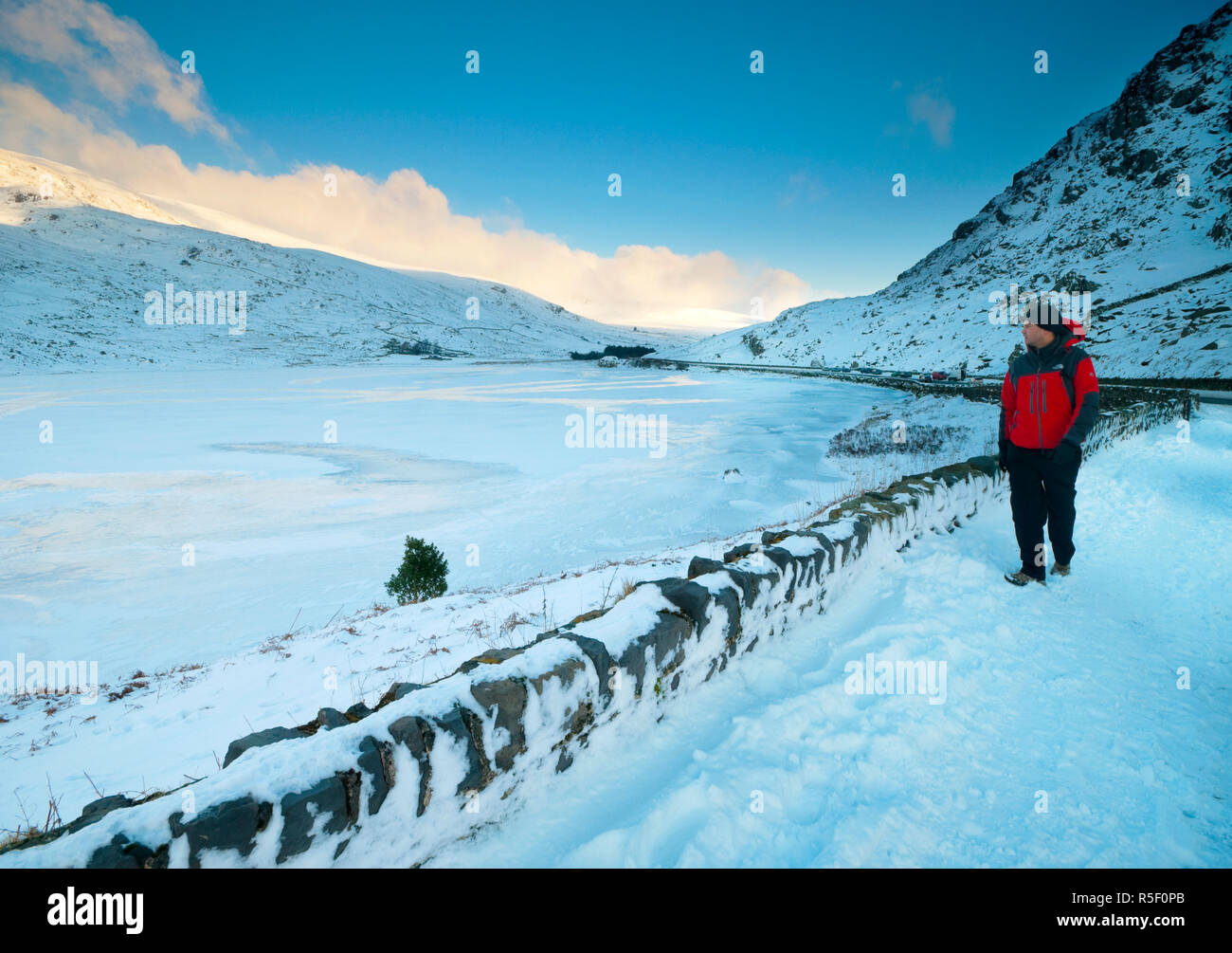 England, Wales, Comwy-Gwynedd, Dyffryn Ogwen oder Ogwen Valley Llyn Ogwen oder Ogwen See (MR) Stockfoto