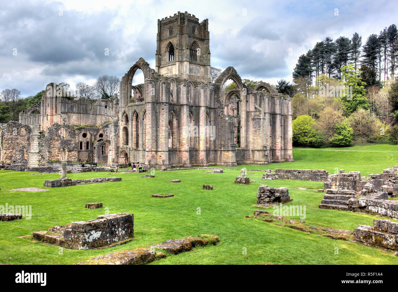 Ruinen von Fountains Abbey, Studley Royal Park, North Yorkshire, England, UK Stockfoto