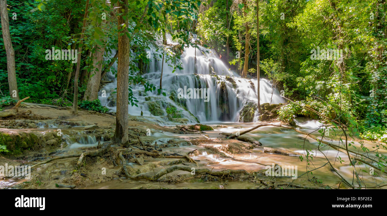 Kleiner Wasserfall im Nationalpark Krka Kroatien Stockfoto