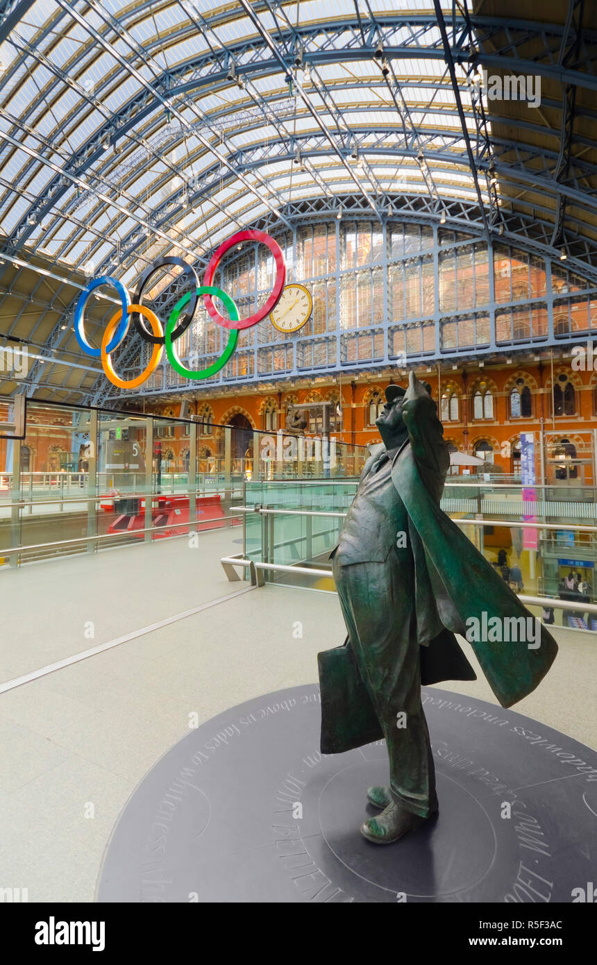 Großbritannien, England, London, St Pancras Bahnhof, Olympische Ringe Stockfoto