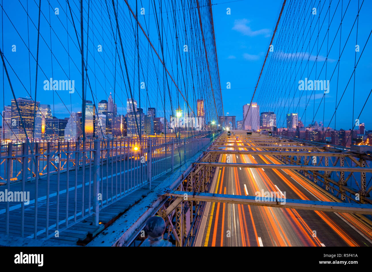 USA, New York, Manhattan, Downtown Financial District und Brooklyn Bridge Stockfoto