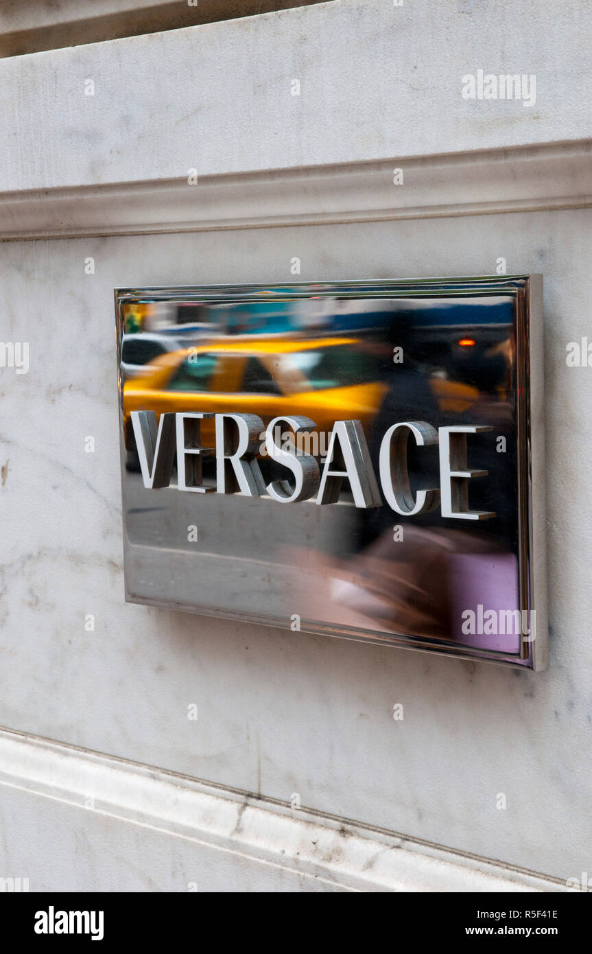 USA, Manhattan, Midtown, Fifth Avenue, Versace Shop Stockfoto