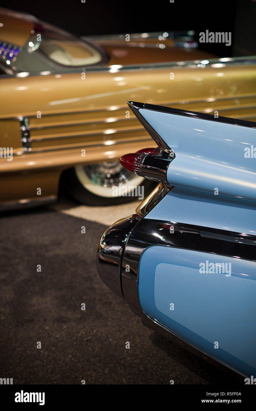 USA, California, Southern California, Los Angeles, Petersen Automotive Museum, 1950er Jahre ära Pontiac und Cadillac Hot Rod custom Automobile Stockfoto