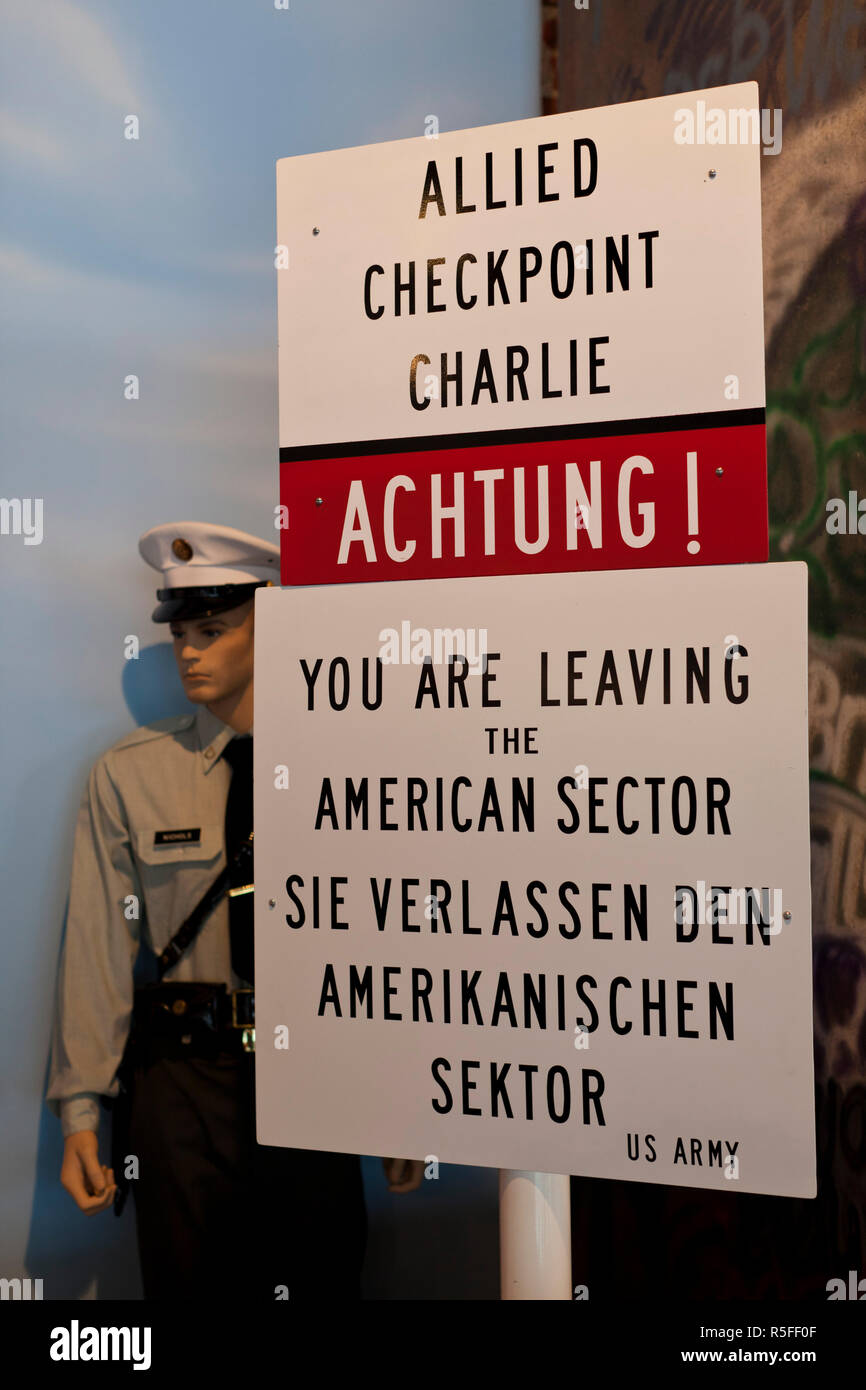 USA, Kalifornien, Südkalifornien, Simi Valley, der Ronald Reagan Presidential Library, Checkpoint Charlie Zeichen vom Kalten Krieg Berlin Stockfoto