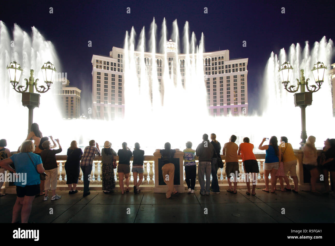 Vereinigte Staaten von Amerika, Nevada, Las Vegas, Springbrunnen des Bellagio, Bellagio Resort und Casino Stockfoto