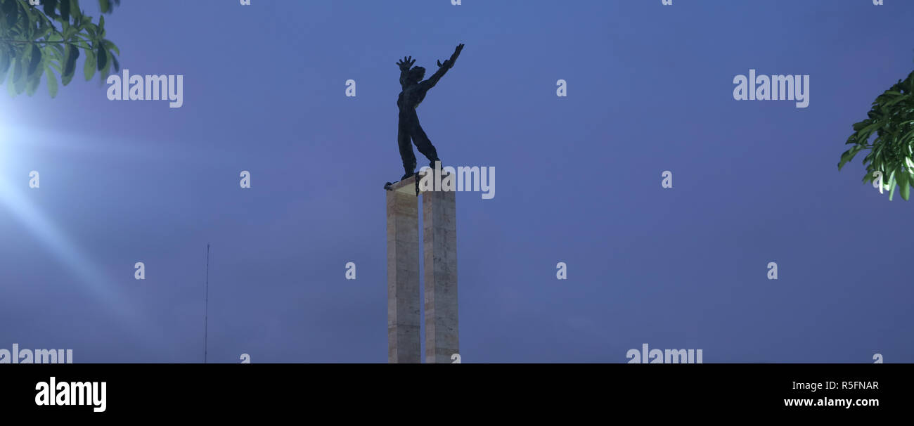 Freiheitsstatue auf lapangan Banteng auf Blau moment Stockfoto