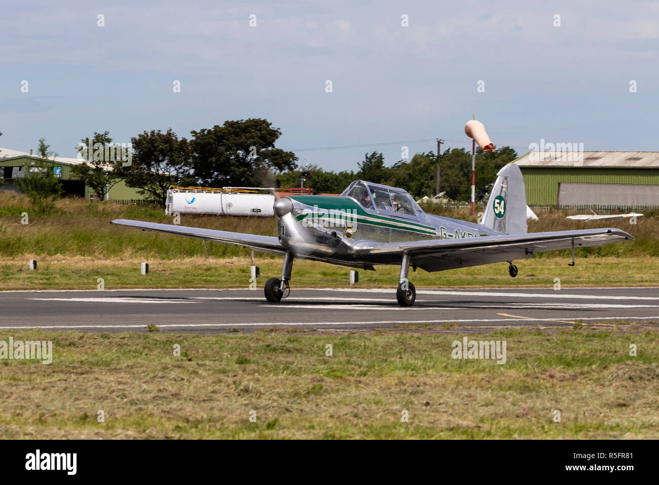 De Havilland Canada (DCH-1 A-1 Chipmunk G-AKDN Stockfoto