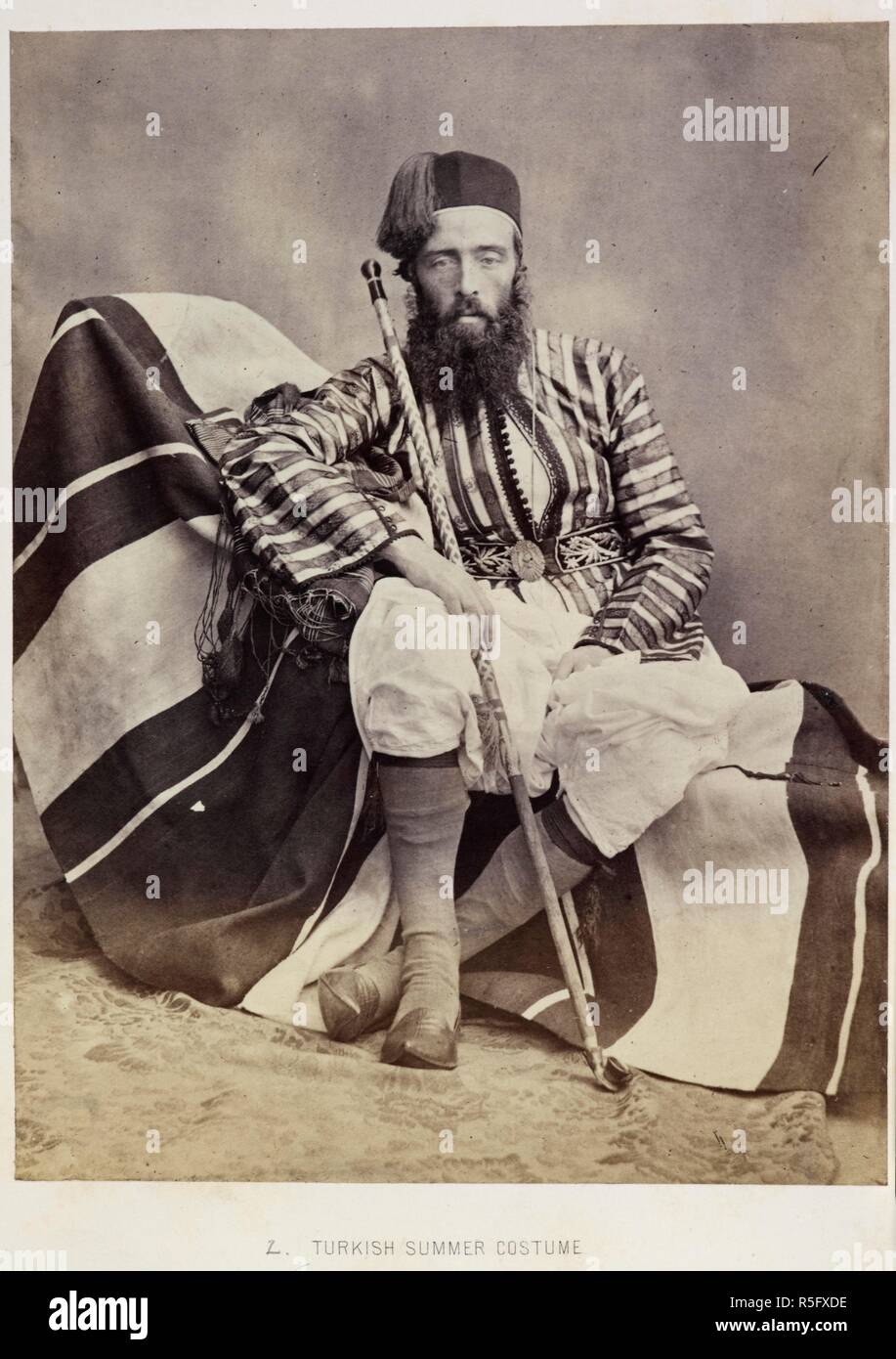 Türkische Sommer Kostüm [Portrait]. 1857. Ägypten, Sinai, und Palästina. Zusätzliche Volumen. London, 1860. Eiweiß drucken. Quelle: Wf 1/4620, Titel Seite. Autor: Frith, Francis. Stockfoto