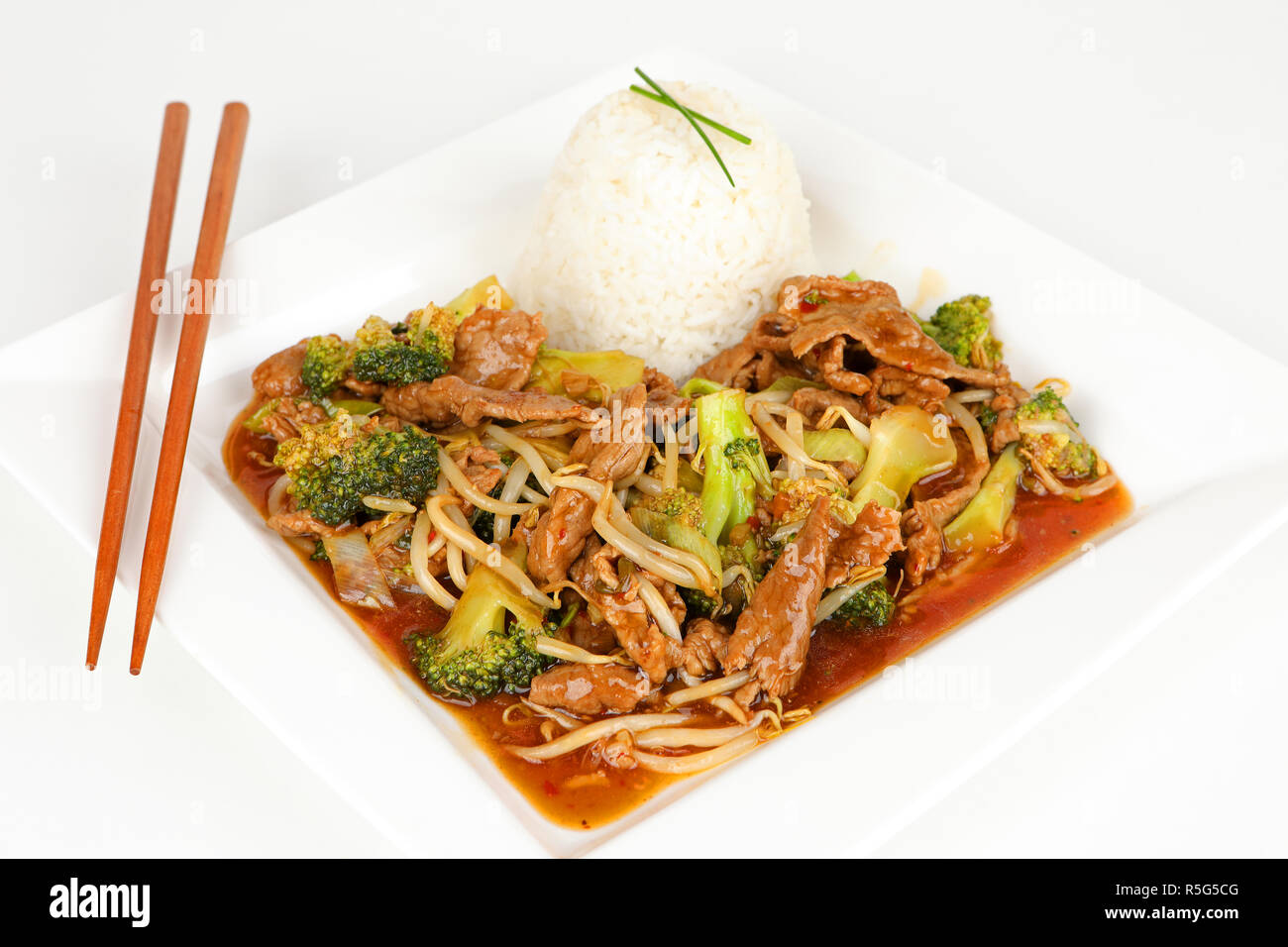 Rindfleisch mit Broccoli und Reis Stockfoto