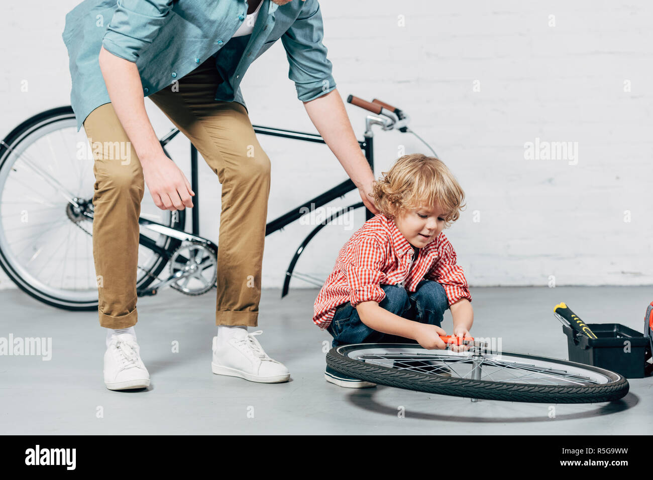 Fahrradwerkstatt Stockfotos und -bilder Kaufen - Alamy