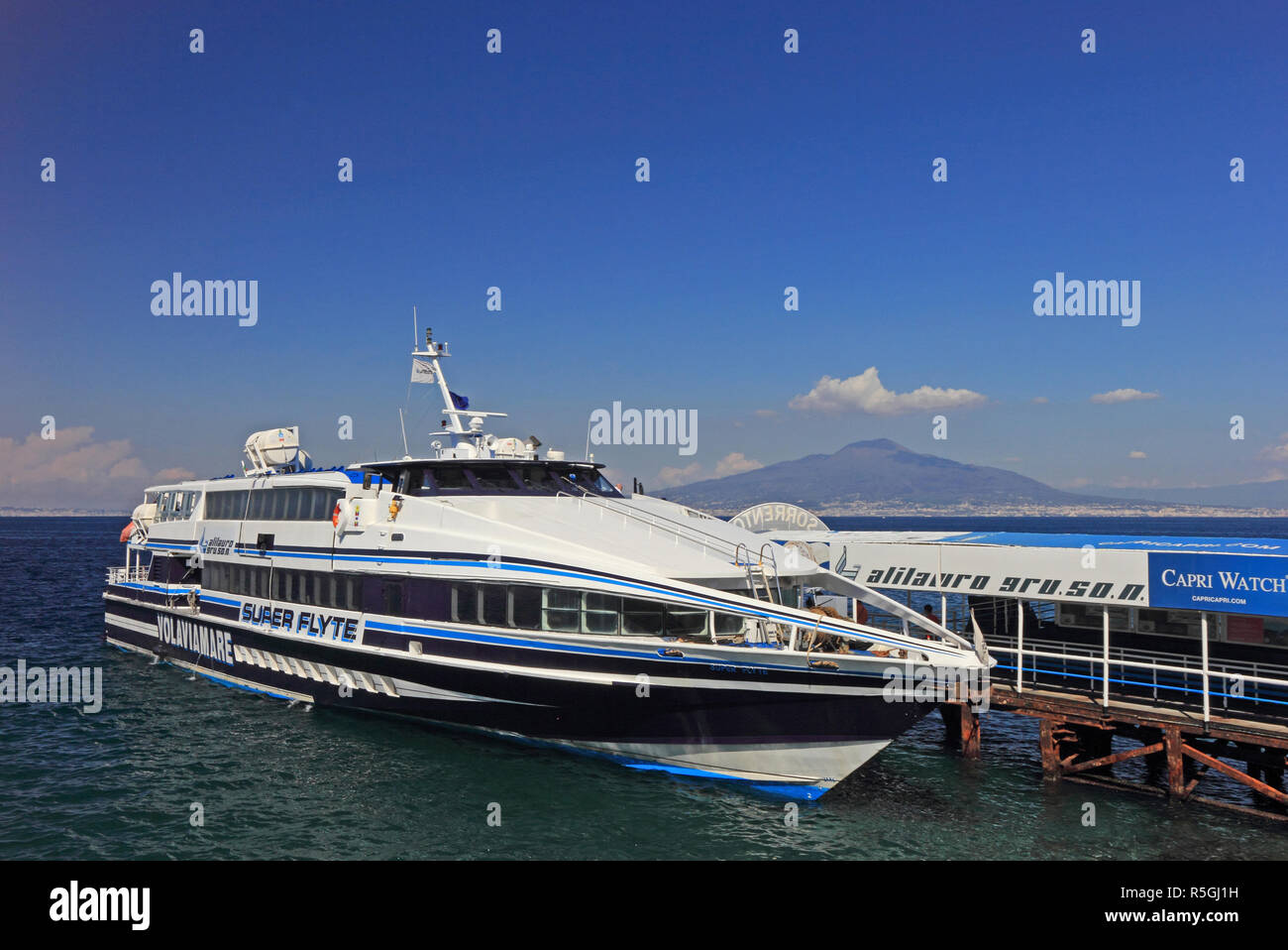 Capri ferry Fotos und Bildmaterial in hoher Auflösung Alamy