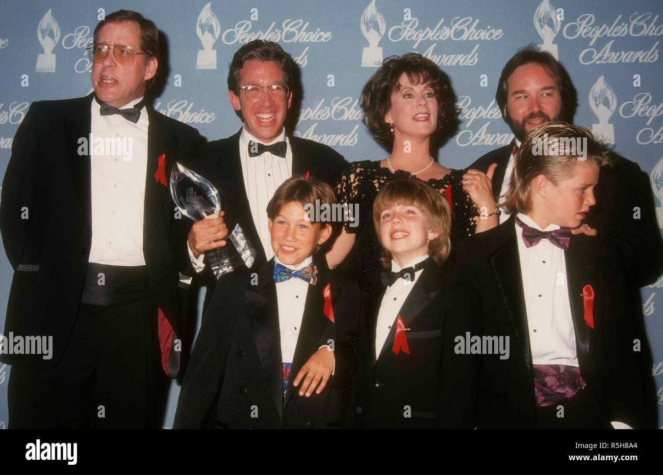 Zachery Ty Bryan Patricia Richardson Taran Smith Tim Allen Jonathan Taylor Thomas Lokalen Caption 1991 1990er 1990er Jahre Jungen Eltern Familie Home Improvement Jahr 1 Dezente Kinder Kinder Familie