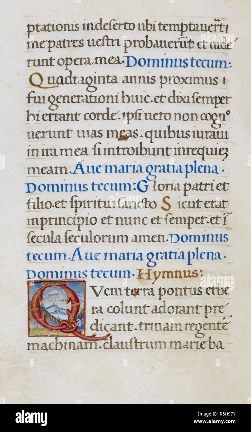 Text Seite erste 'Q'. Mirandola Stunden. Italien, ca. 1490-1499. (Ganze folio) Text Seite von den Stunden der Jungfrau. Das Ende von Psalm 94; eine Hymne, beginnend mit 'Q', die von Zweigniederlassungen gegen einen malerischen Hintergrund gebildet. Bild von Mirandola Stunden genommen. Ursprünglich veröffentlicht in Italien produziert, ca. 1490-1499. Quelle: Hinzufügen. 50002, f. 14v. Sprache: Latein. Stockfoto