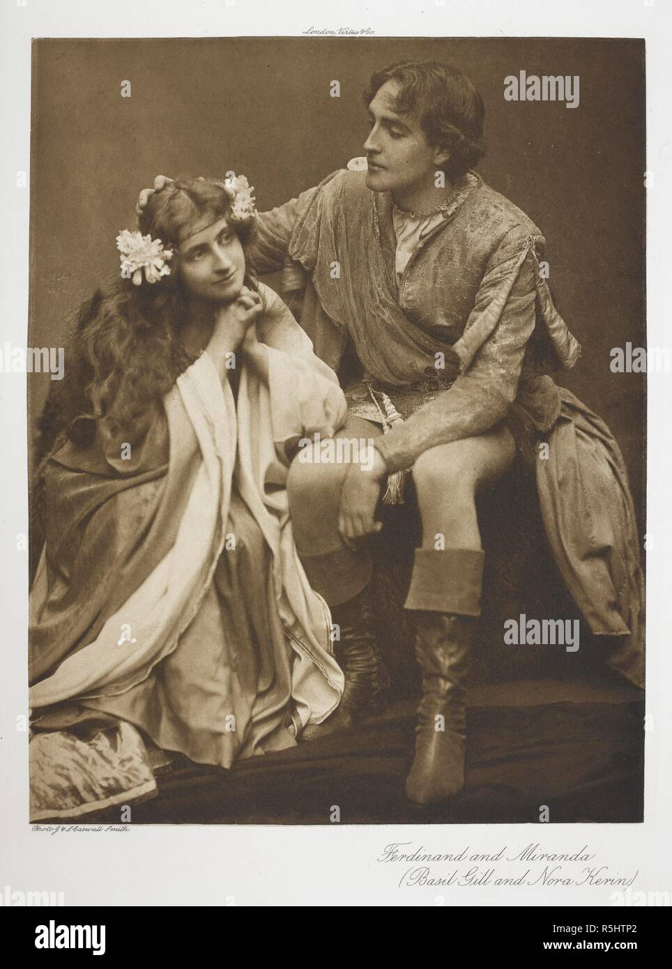 Basilikum Gill und Nora Kerin wie Ferdinand und Miranda aus "Der Sturm". Die Stücke von Shakespeare, mit Noten von Charles Knight, und Abbildungen in photogravure. London: Tugend & Co., [1906-10]. Quelle: Tab. 1328. a.2, Seite 120. Sprache: Englisch. Stockfoto