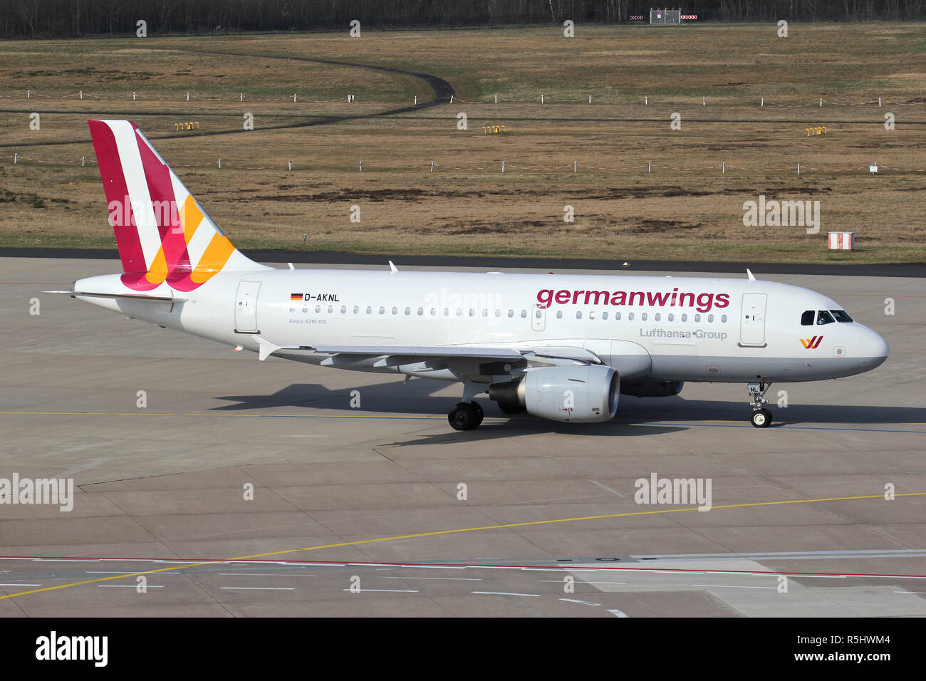 Germanwings Airbus A319-100 mit der Registrierung D-AKNL Rollens auf Piste 14 L. Stockfoto