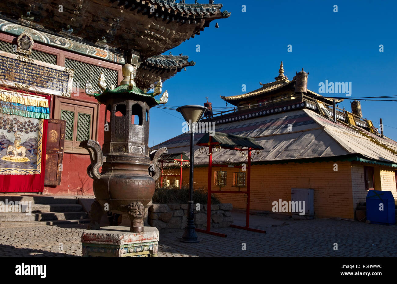 Gebäude der Gandantegchinlen Kloster in Ulan Bator, Mongolei Stockfoto