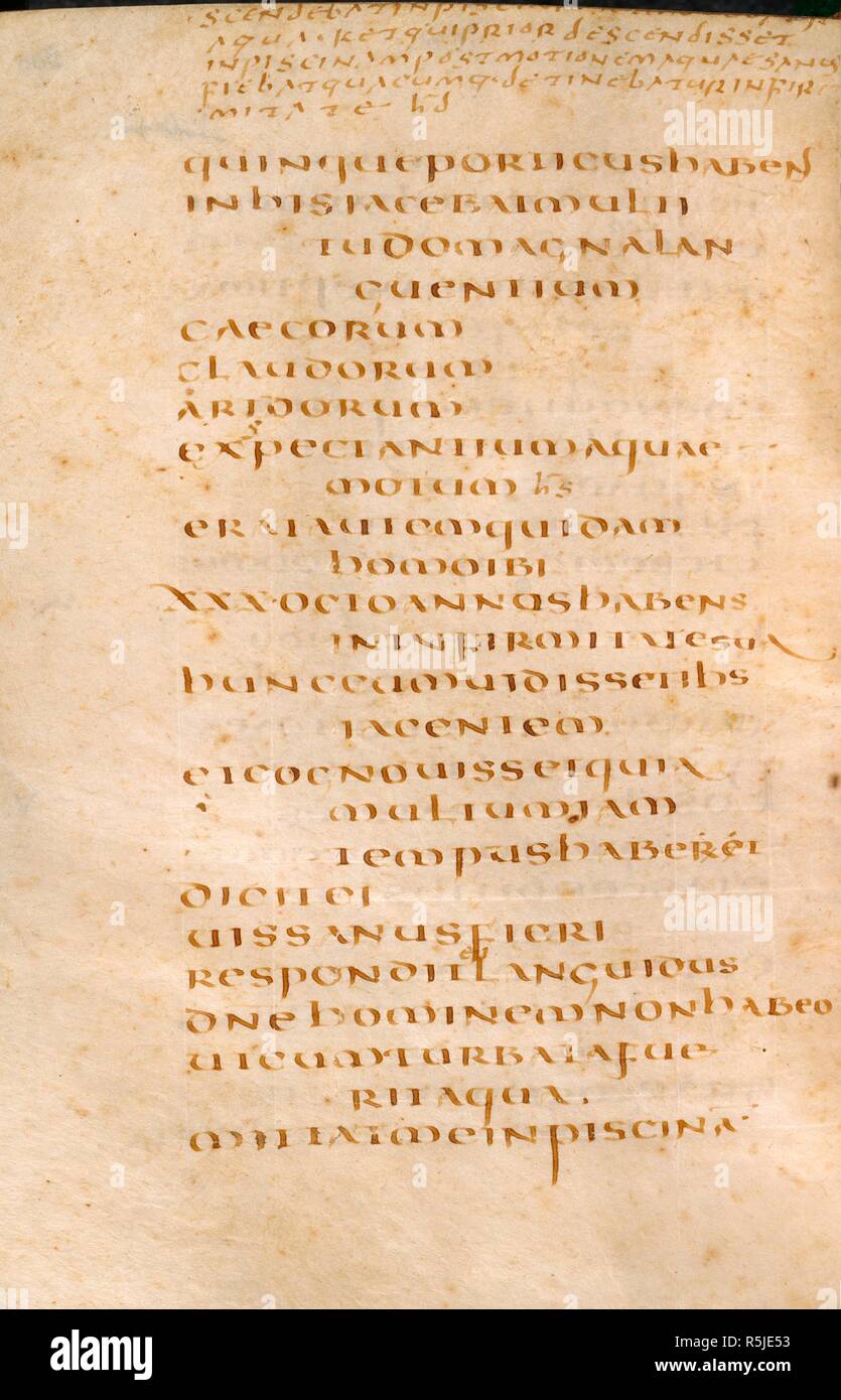 Evangelium des Hl. Johannes. Evangelium Buch. N. in Italien; 6. Jahrhundert. [Ganze folio] Evangelium des Hl. Johannes, Kapitel 5, Verse 2-7 Bild vom Evangelium Buch. Ursprünglich veröffentlichte/in N. in Italien produziert; 6. Jahrhundert. . Quelle: Harley 1775, f 390 v. Sprache: Latein. Stockfoto